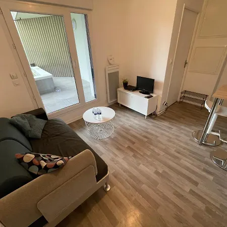Apartment Gredi, Appt Avec Parking Et Terrasse A Caen