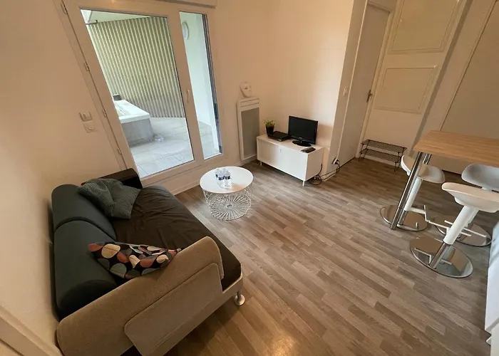 Апартаменты Gredi, Appt Avec Parking Et Terrasse A Кан